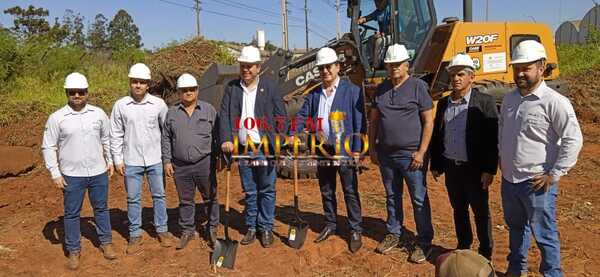 Palada inicial para la ampliación de la calle colectora