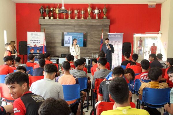 Las formativas del Club Cerro Porteño recibió el taller “El Juez que yo quiero y necesitamos”
