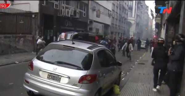 Graves incidentes frente a Congreso argentino antes de voto crucial para Milei - ADN Digital