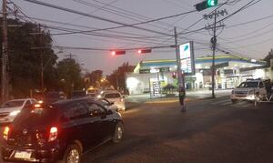 Asunción: rehabilitan avenida Artigas tras protesta de indígenas  - Nacionales - ABC Color