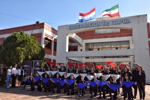 GOBERNACIÓN DE ITAPÚA CONMEMORÓ FECHA PATRIA CON PRESENTACIÓN DEL “CORO DA CAPO” - Itapúa Noticias