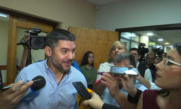 “Me están acosando”, dice Nenecho y habla de obras inexistentes - Nacionales - ABC Color