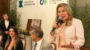 Ministra se llamó a silencio sobre casos de nepoturismo