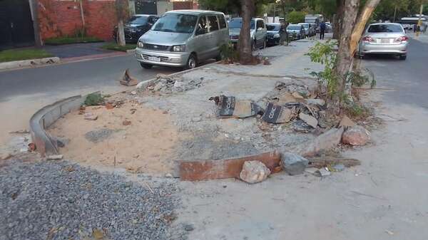 Nenecho ya presumió de obras en Carlos Antonio López, pero paseo central sigue sin ser terminado - Nacionales - ABC Color