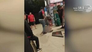 Dura golpiza sufrió un hombre por supuesto hurto de carne en un minimercado de Villa Elisa - Radio Imperio 106.7 FM