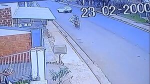 Accidente de tránsito en Cambyreta: Choque entre automóvil y motocicleta deja a adolescente herido