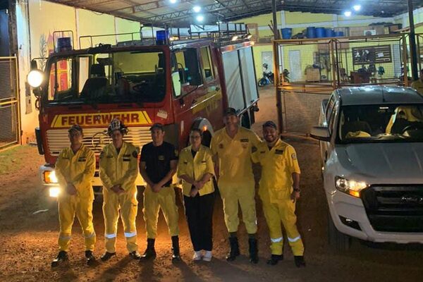 Bomberos K122 de Minga Guazú con nuevos móviles