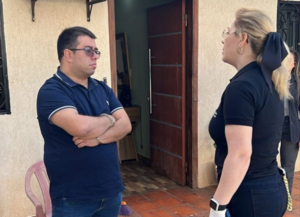 EL CHARLATAN DIEGO PARRA FUE PREPOTENTE DURANTE ALLANAMIENTO