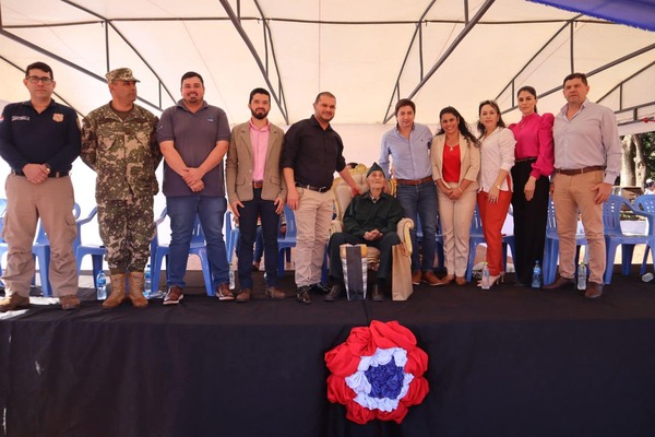 Rinden homenaje a don Tita, único excombatiente vivo de A. Paraná - La Clave