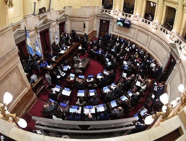 Paraguay podría beneficiarse con la ley de bases de Milei, según analista · Radio Monumental 1080 AM