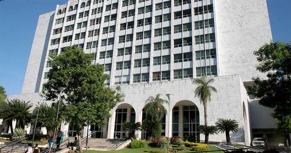 La Corte suspende a camaristas por presuntas irregularidades cometidas en un expediente - Judiciales.net