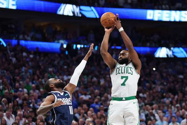 Los Celtics ganaron la tercera final, están 3-0 y acarician la NBA - Básquetbol - ABC Color