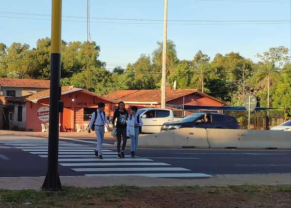 Compañía Pedrozo: pobladores están cansados de accidentes y piden la colocación de viaducto - Nacionales - ABC Color