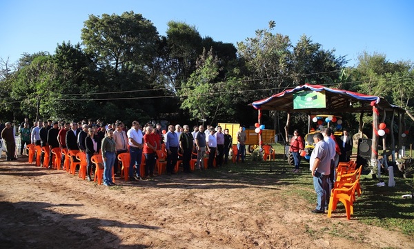 Agricultura hizo entrega de implementos agrícolas en Tembiaporã y 3 de Febrero - OviedoPress