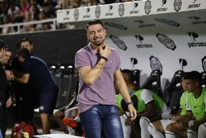 Julio Cáceres asegura que cumplirá su contrato con Luqueño