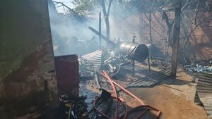 Fuego consume un taller de acondicionadores de aire