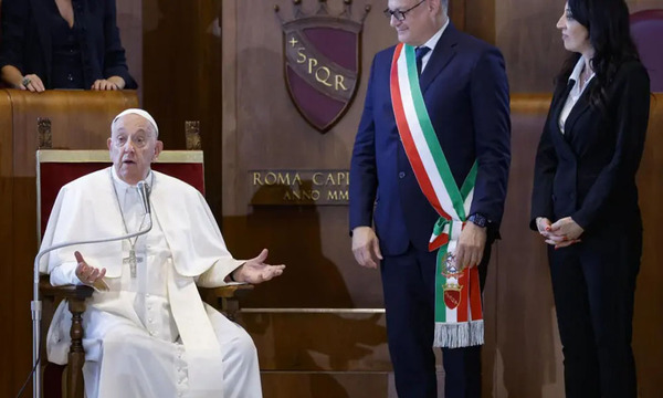El Papa Francisco pide “sostener a los más pobres” en un mundo que pone “la riqueza en primer lugar” - OviedoPress
