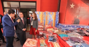 Diario HOY | “Abrazo solidario”: Cartes verifica donaciones y resalta el gran espíritu de ayuda