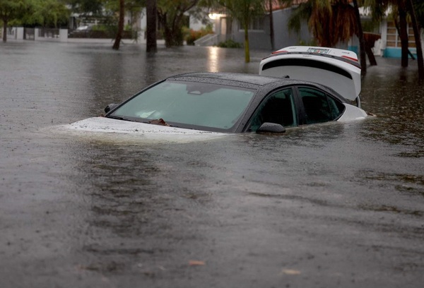 Miami en estado de emergencia por intensas lluvias al inicio de la temporada de huracanes - Unicanal