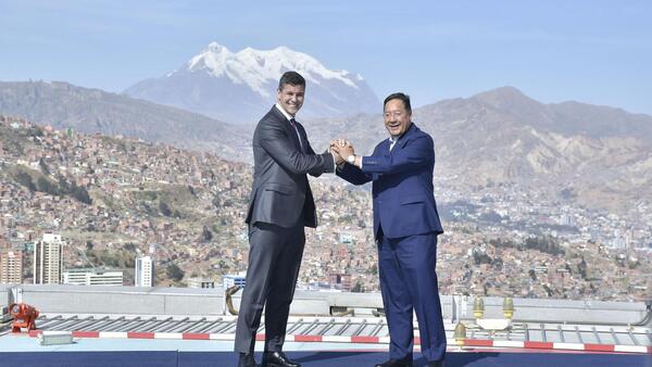 Peña aboga por un trabajo conjunto con Bolivia por mayor seguridad y crecimiento económico