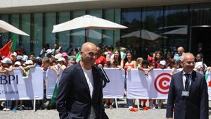 Portugal parte a Alemania con una promesa de Martínez