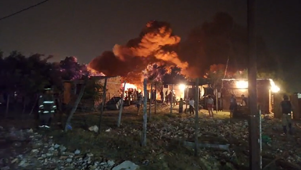 Reportan importante incendio en zona del Cerro Lambaré
