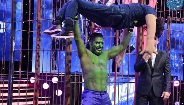 Carlos Portillo se presentó en el "Baila" como Hulk - Teleshow
