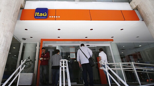 Banco líder de Brasil habilita a sus clientes a operar con criptomonedas