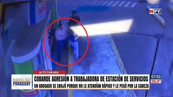 Simiesco abogado golpeó a una trabajadora porque "no lo atendió primero" - Noticias Paraguay