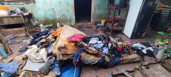 Dramático incendio deja a familia de Encarnación sin hogar