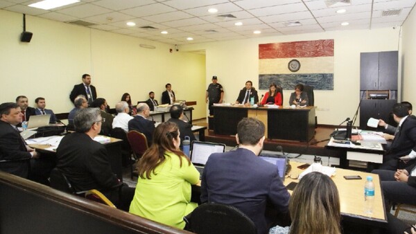 Senad: Tres absueltos por compra irregular de equipos de escuchas telefónicas