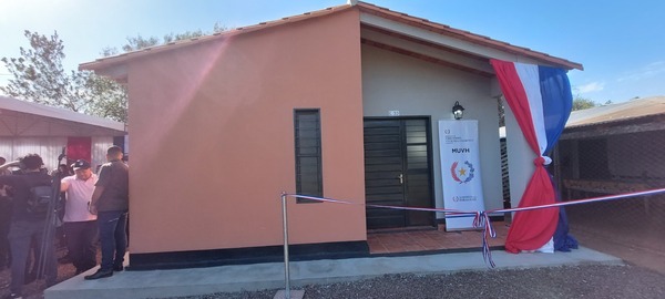Gobierno entrega 124 viviendas sociales en San Pedro - ADN Digital
