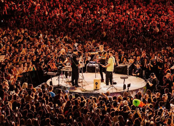 Coldplay fue abucheado durante show europeo