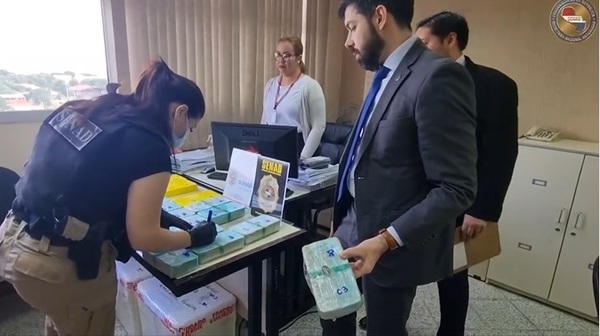 SENAD incauta un cargamento de droga que iba como encomienda a Salto del Guairá - Radio Imperio 106.7 FM
