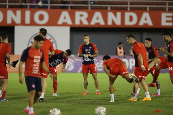 Versus / Cerro: Además de Peralta, hay dos jugadores más que podrían ser transferidos