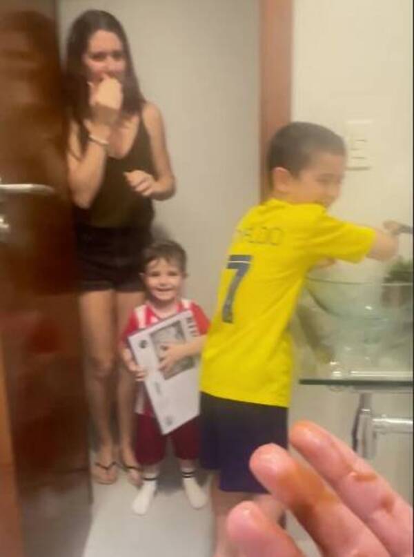 [VIDEO] Ma'ena la broma que le hizo un pelotero a su hijito