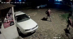POLICÍA ATRAPÓ A TRES PERSONAS QUE ESTARÍAN VINCULADAS A UN HURTO EN ENCARNACIÓN  - Itapúa Noticias
