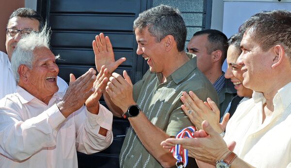 Santiago Peña anuncia construcción de puente para conectar Puerto Antequera con la Región Occidental
