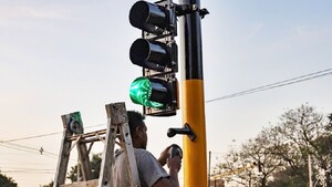 Municipio de Hohenau coloca semáforos con temporizador