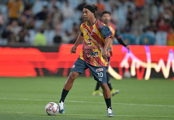 Ronaldinho critica a la selección brasileña: "Falta garra, falta entrega, falta todo" - Fútbol Internacional - ABC Color