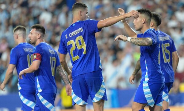 Versus / Argentina golea a Guatemala en la antesala de la Copa América