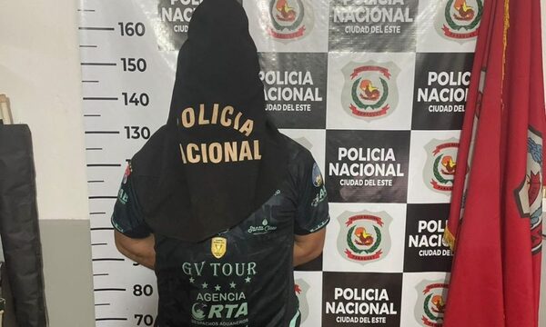 Cae borracho que molestaba a vecinos con música a alto volumen y conducía en zigzag – Diario TNPRESS