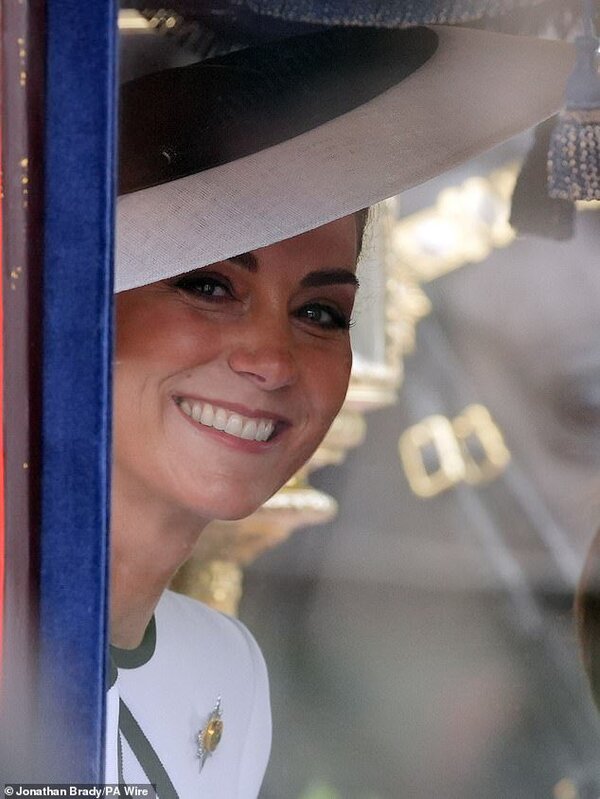 Kate Middleton reaparece durante festejo de cumpleaños del rey Carlos III - Megacadena - Diario Digital