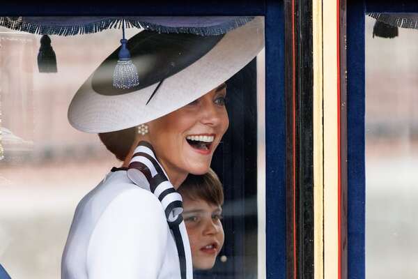 Cómo es el midi que lució Kate Middleton en su reaparición pública - Estilo de vida - ABC Color