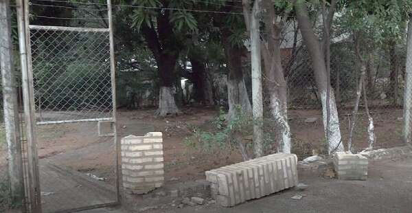 Plazas de Asunción siguen en estado de abandono - Nacionales - ABC Color