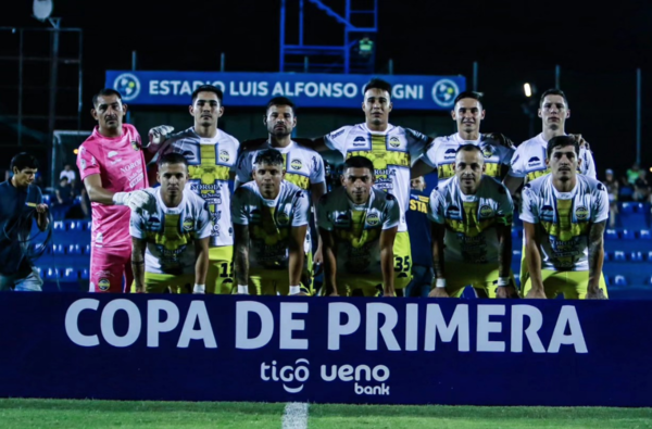 Versus / ¡Poda en el Sportivo Trinidense!