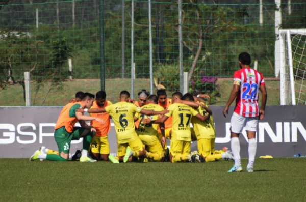 Versus / Recoleta se recupera con goleada sobre Pastoreo