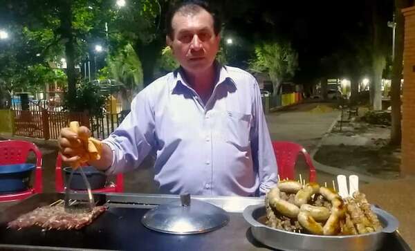 Día del Padre: con venta de asaditos mantiene a su familia y paga estudios de sus hijos en la Universidad - Nacionales - ABC Color