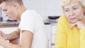“Tengo cuatro hijos adultos y ninguno se casa ni me da nietos”