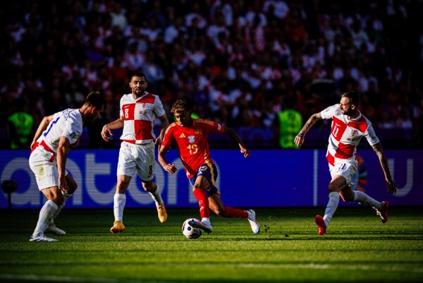 Versus / Lamine Yamal, de 16 años, es el futbolista más joven en disputar una Eurocopa